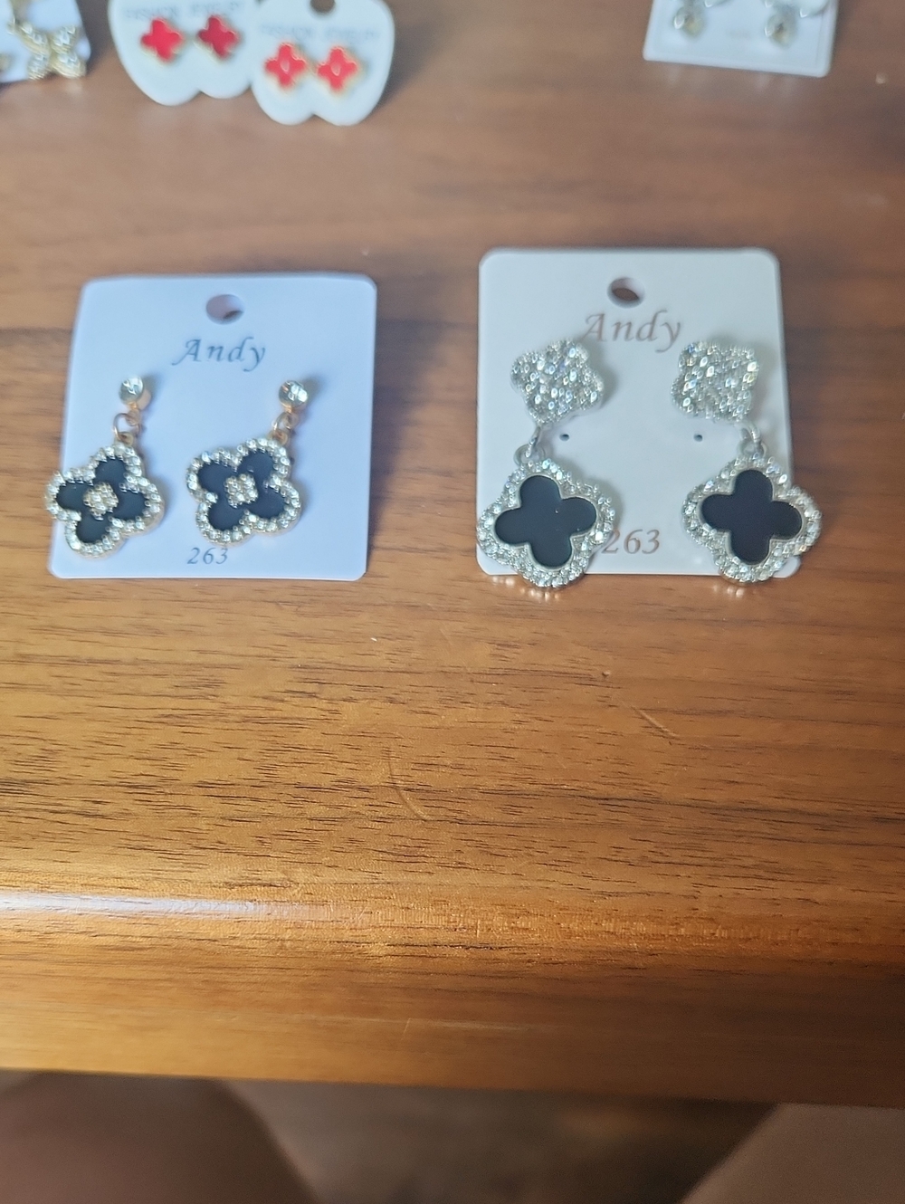 Fashion Jewelry Black Clover Dangle Earrings with Rhinestone Border